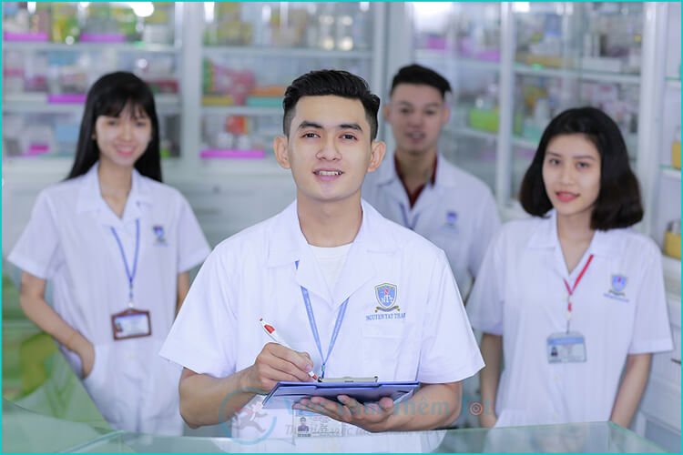 Việc làm thêm Ngành Bác sĩ, dược sĩ
