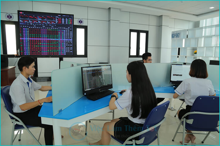 Việc làm thêm Ngành Tài chính ngân hàng